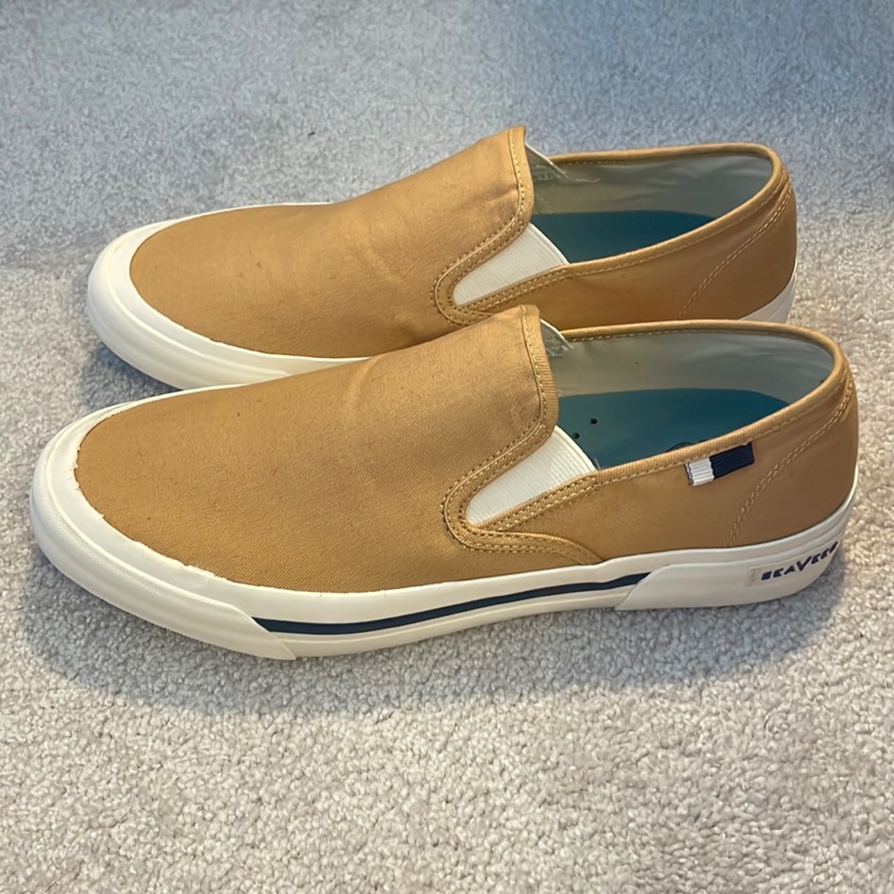 SeaVees - Mens - SeaChange Slip On - Golden - Mens size 10. Brand New!